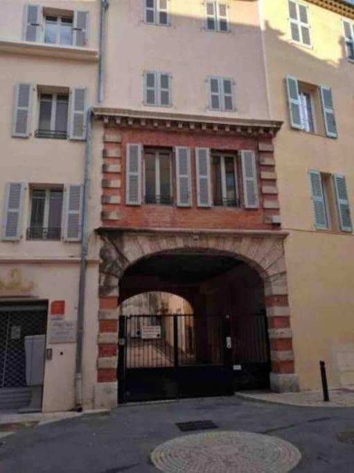 Jolie 3 Pieces Avec Terrasse Au Vieux Port, A 2 Pas Des Plages Et Du Palais. Канны Экстерьер фото